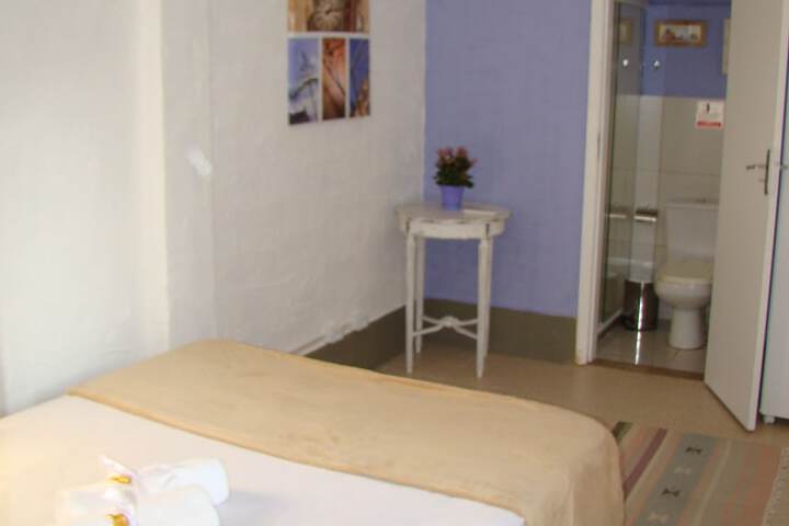 Room 9 of 50