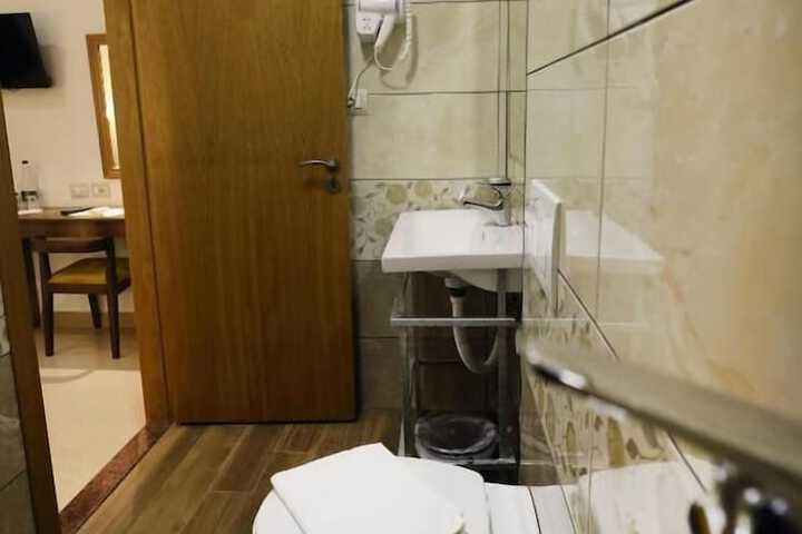 Room 95 of 114