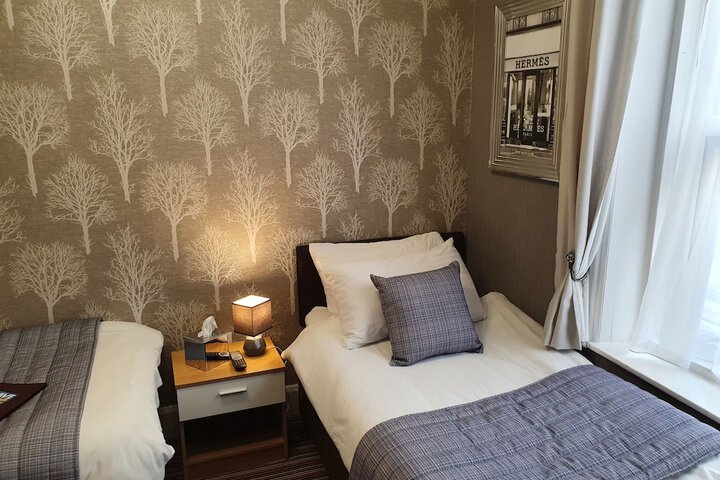 Room 18 of 49