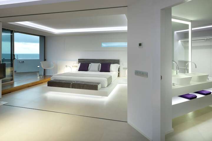 Room 7 of 167