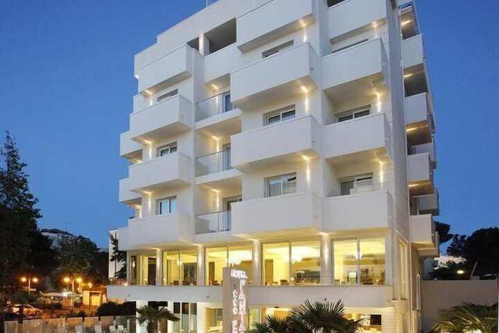 Hotel 45 of 47