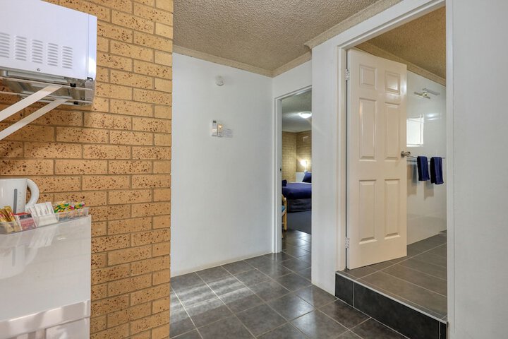 Room 10 of 30