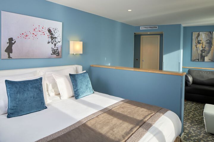 Room 7 of 31