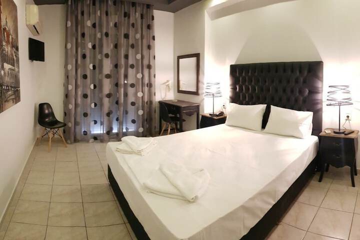 Room 17 of 32