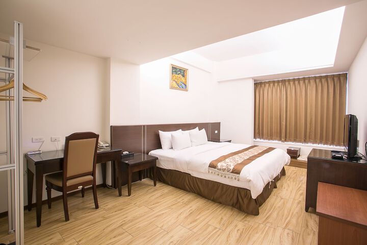 Room 7 of 25