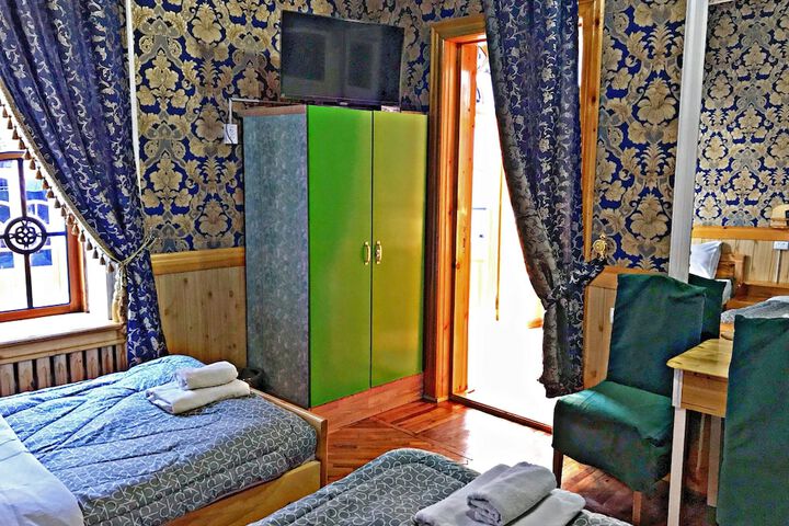 Room 14 of 30