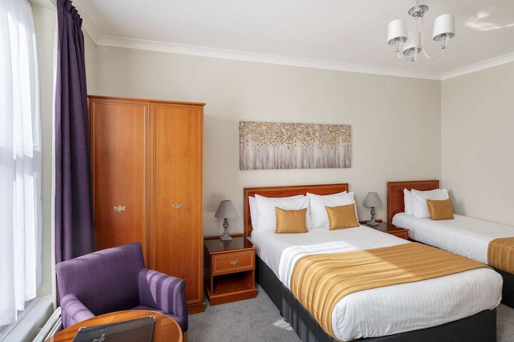 Room 47 of 109