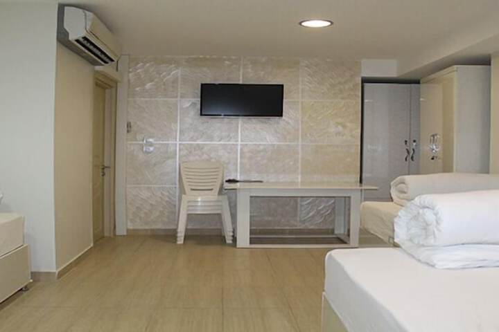 Room 3 of 11