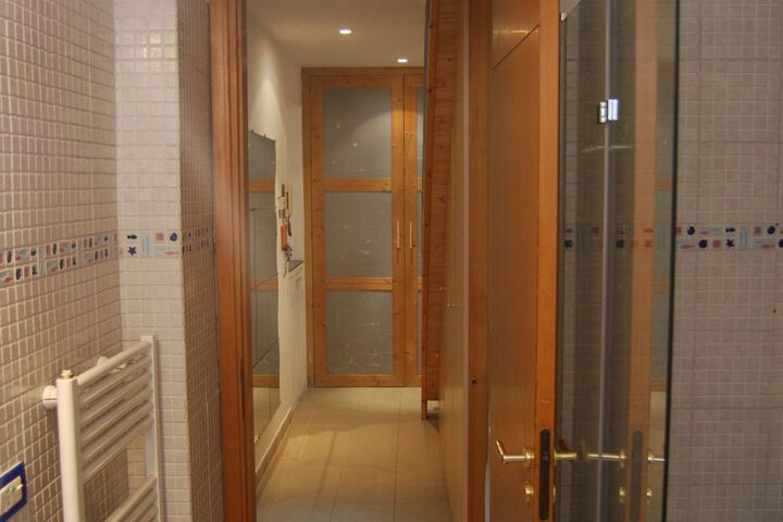 Room 5 of 27