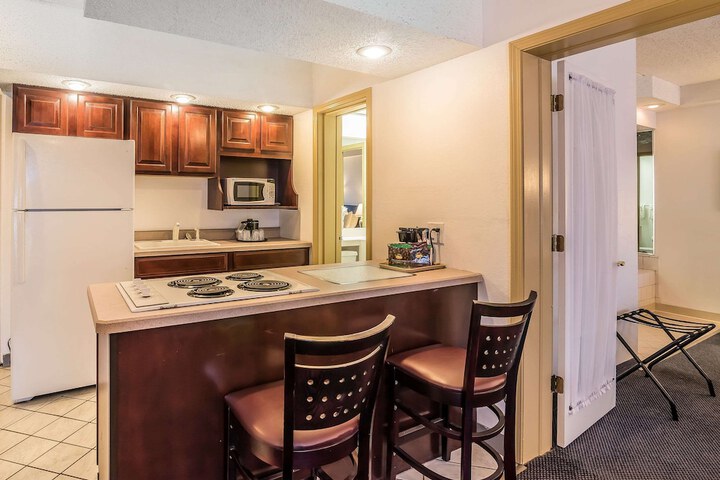 Upgrade Business Suite 2 Double Beds (13 of 14)
