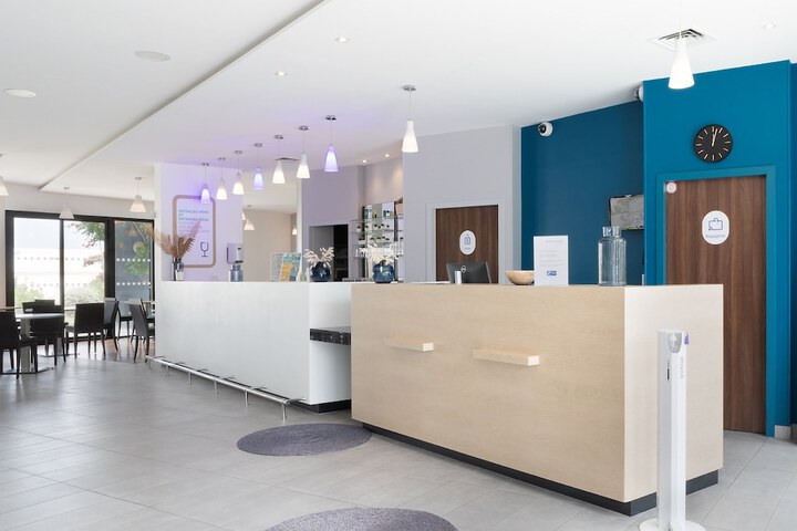 Hotel Entry