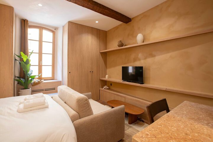 Room 5 of 25