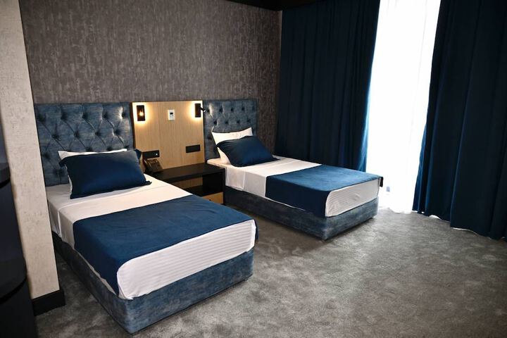 Room 8 of 21