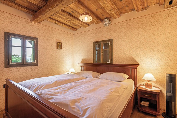 Room 2 of 22