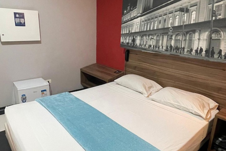 Room 2 of 31