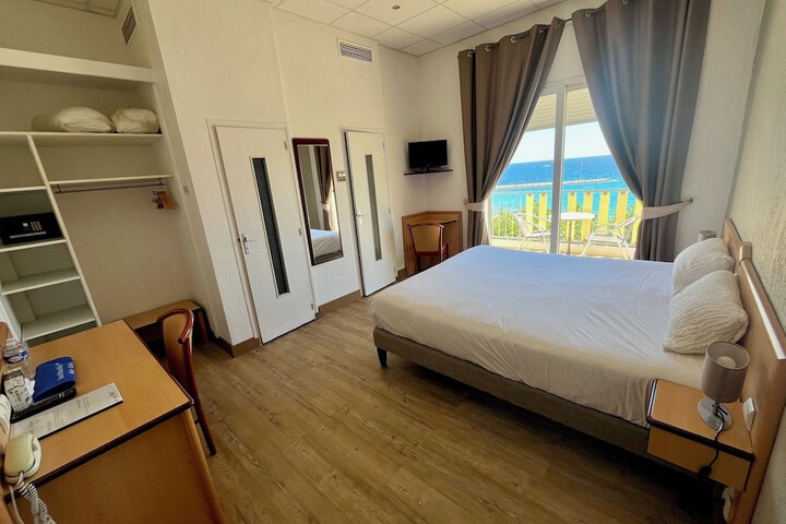 Room 16 of 43