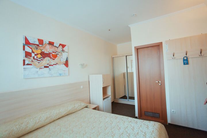 Room 14 of 36