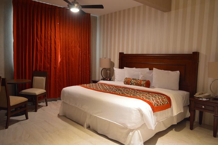 Room 9 of 36