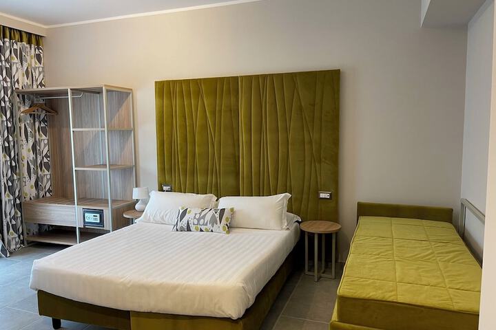 Room 22 of 49