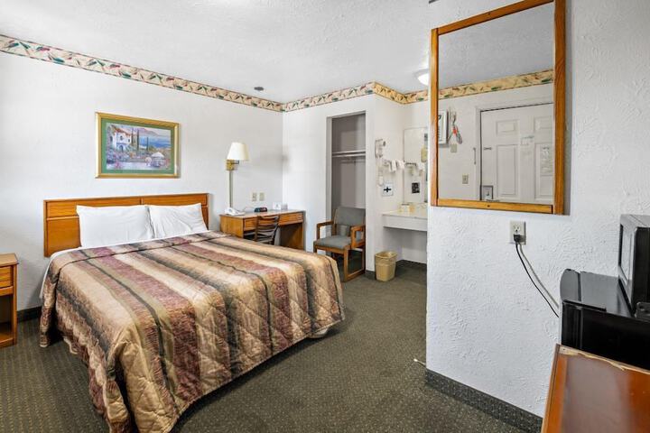 Room 2 of 7