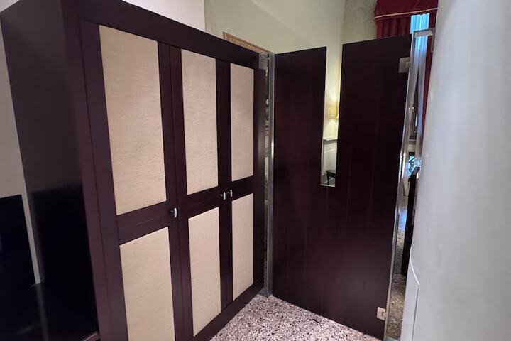 Room 197 of 290