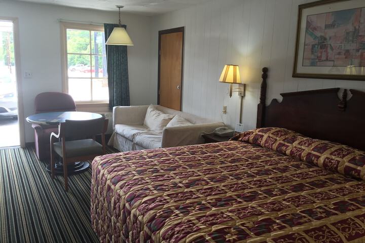 1 King Bed (7 of 11)