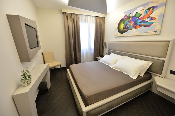 Room 19 of 36
