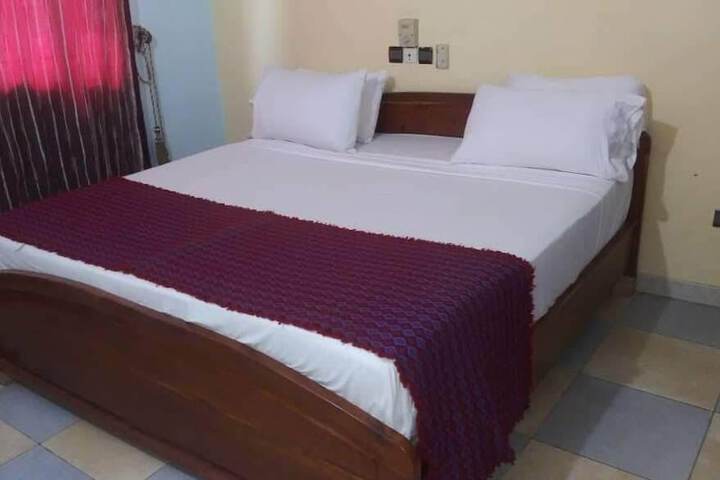Room 5 of 16