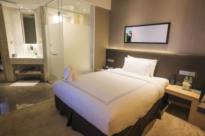Room 17 of 57