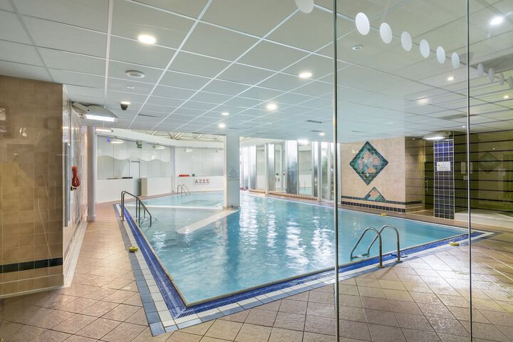 Hotel Pool