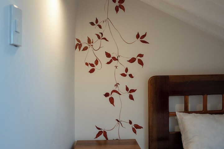 Room 83 of 182