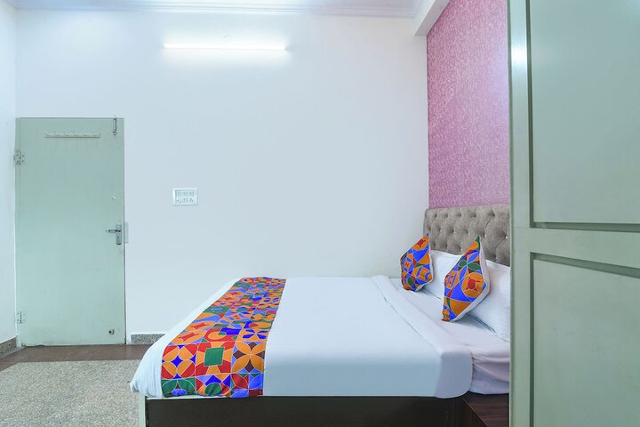 Room 14 of 32