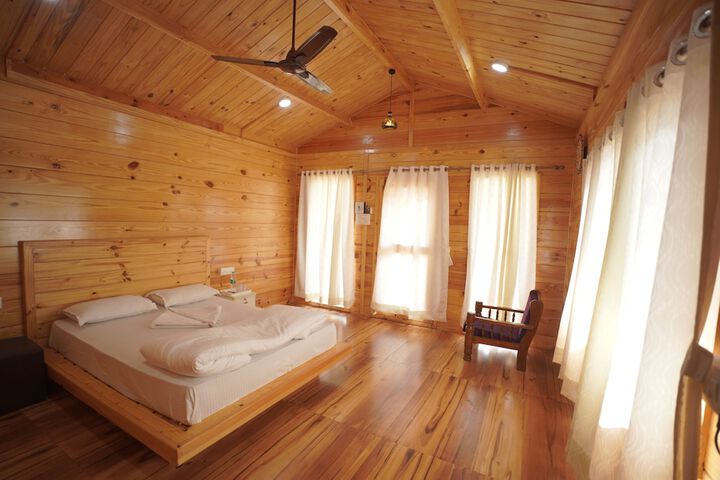 Room 3 of 10