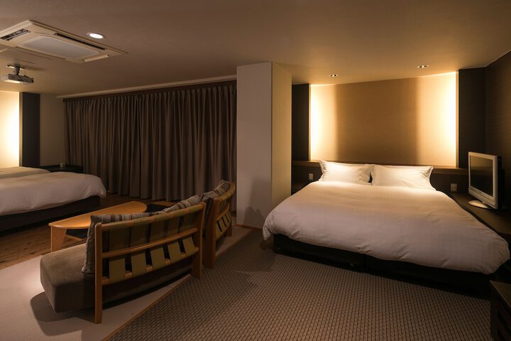 Room 12 of 73