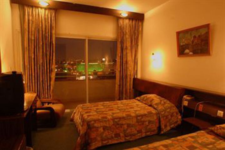 Room 8 of 22