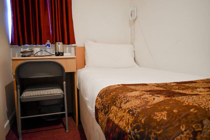 Room 13 of 157
