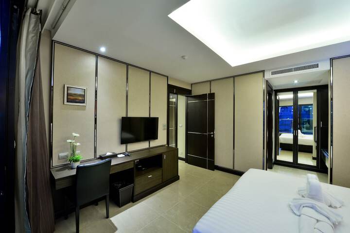 Room 6 of 39
