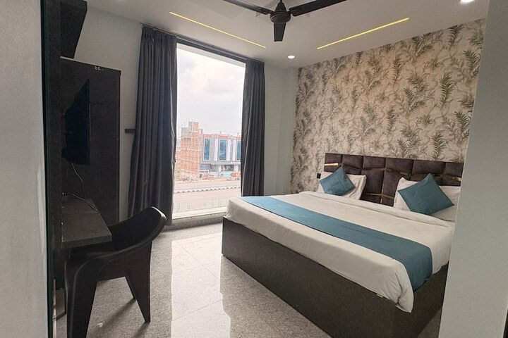Room 25 of 42