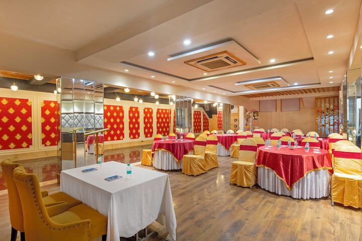 Ballroom/Hall 40 of 54