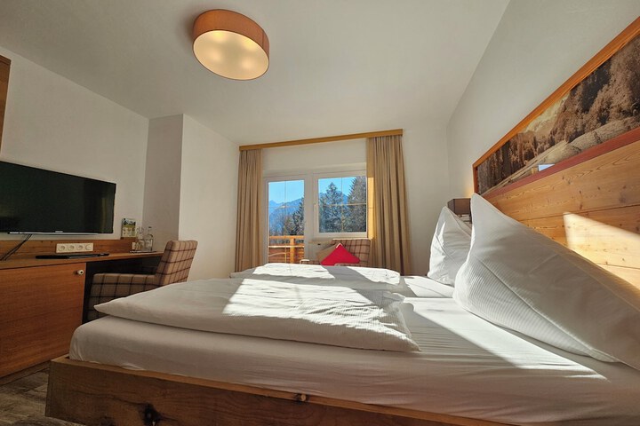 Room 15 of 96