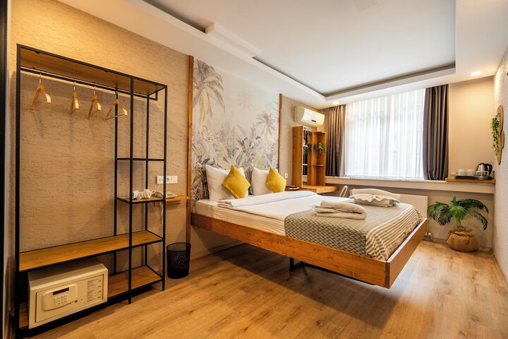 Room 21 of 46