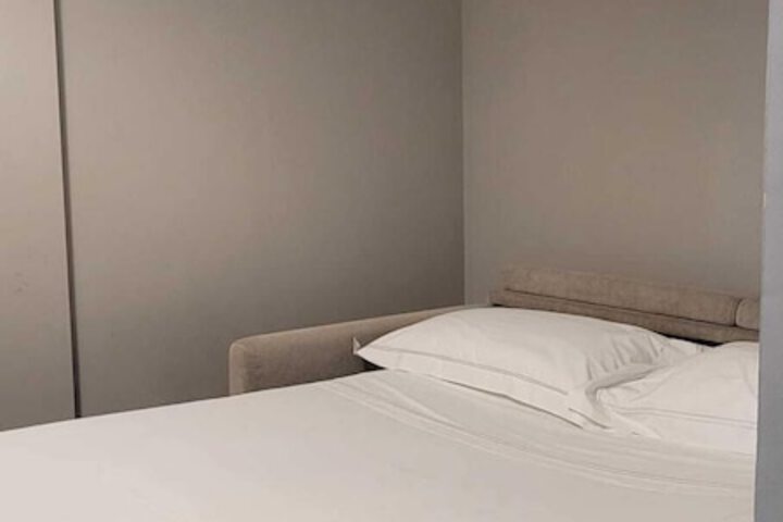 Room 29 of 76