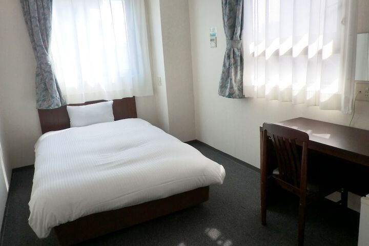 Room 11 of 49