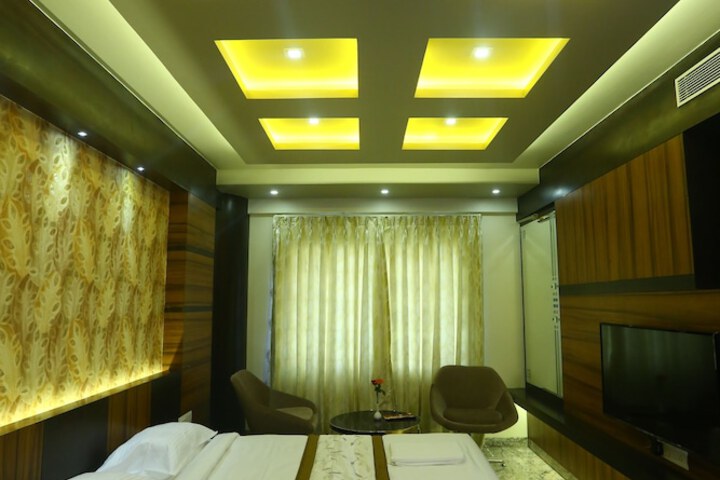 Room 6 of 38