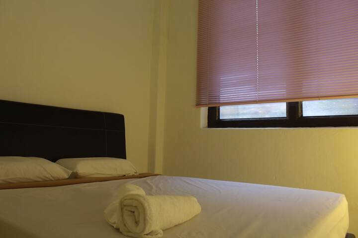 Room 17 of 76