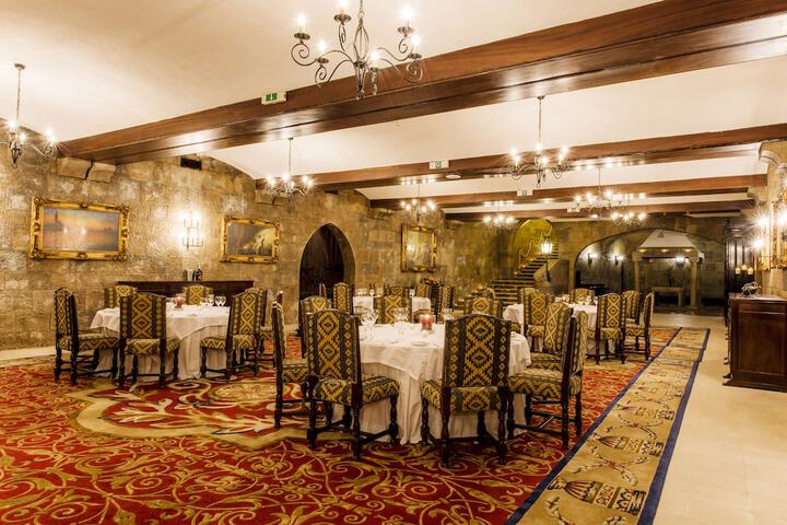 Dining Photos