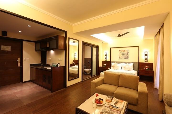 Room 3 of 38
