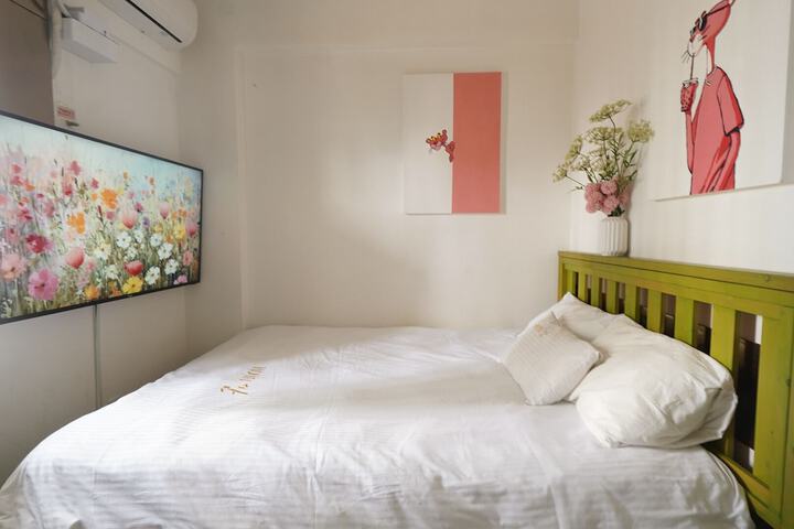 Room 27 of 43