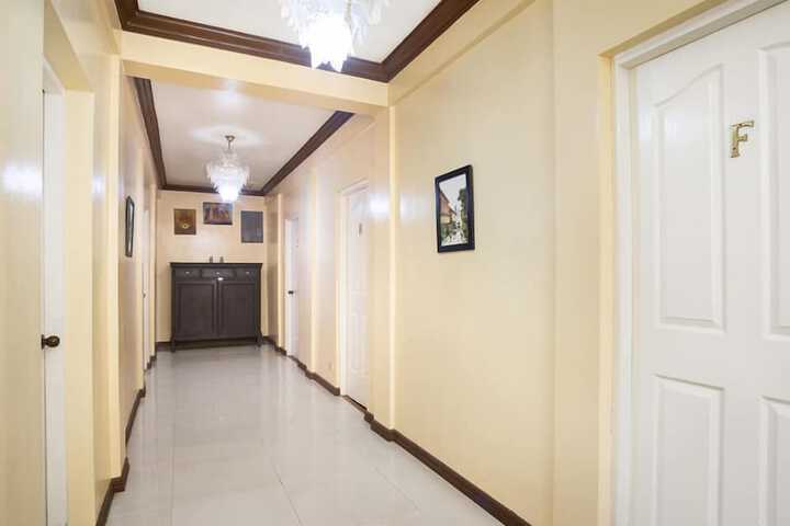 Ballroom/Hall 27 of 36