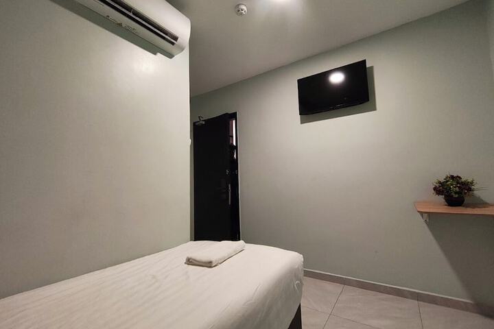 Room 5 of 60